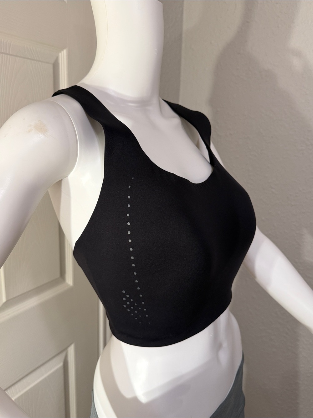 LULULEMON Sz 36DDD Black AirSupport Seamless Crop Sports Bra